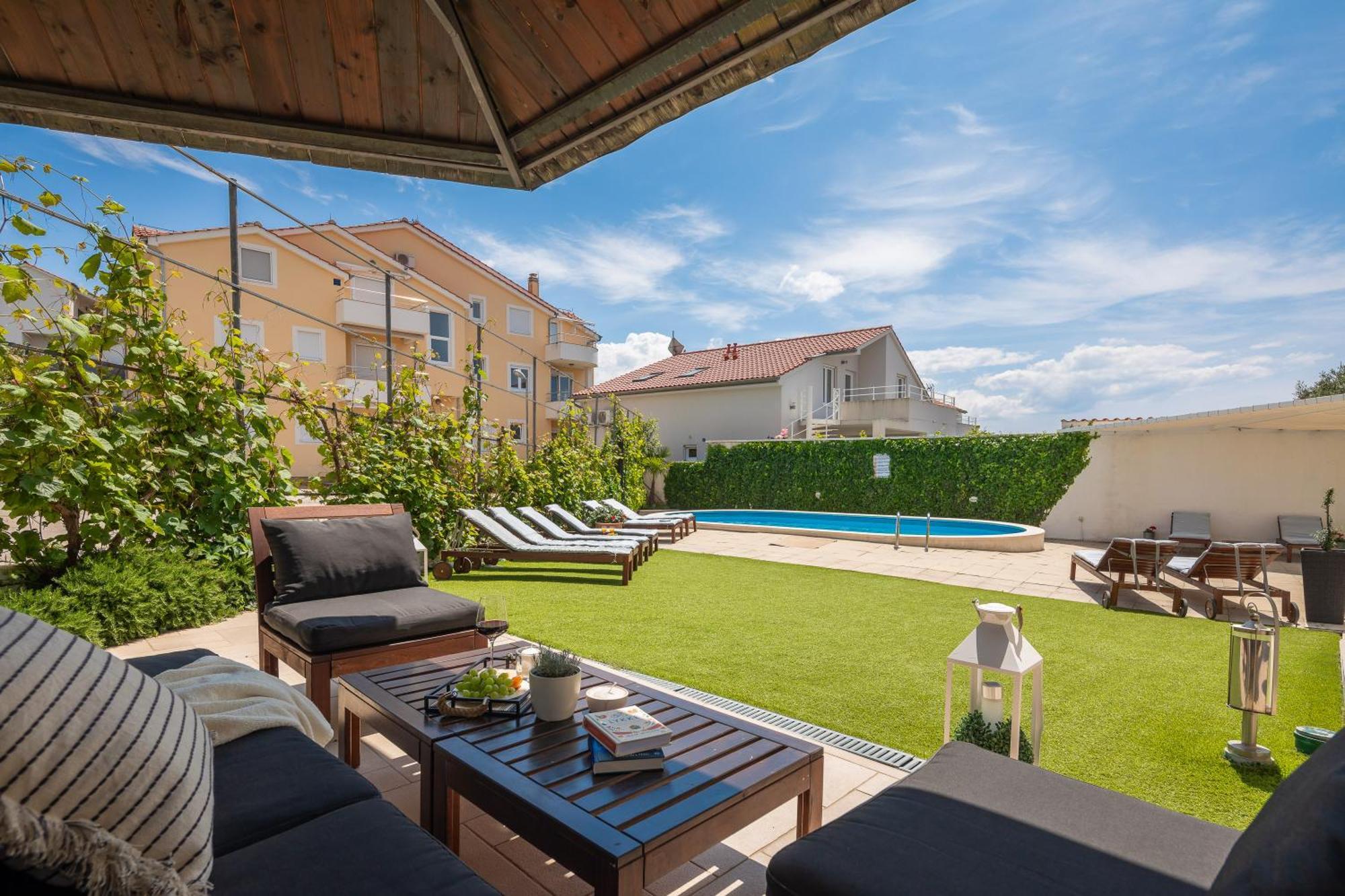 Sea View Apartments Tihi II Vodice Eksteriør bilde