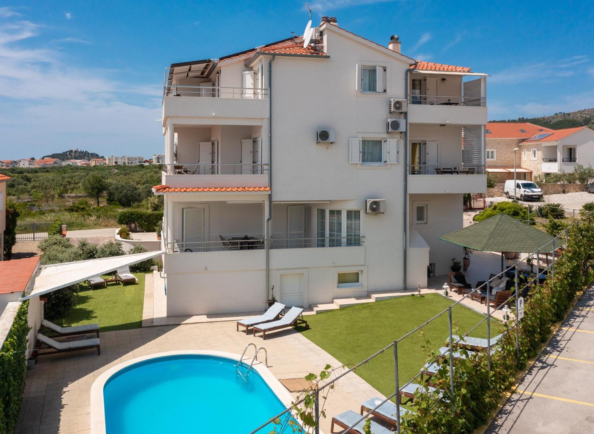 Sea View Apartments Tihi II Vodice Eksteriør bilde