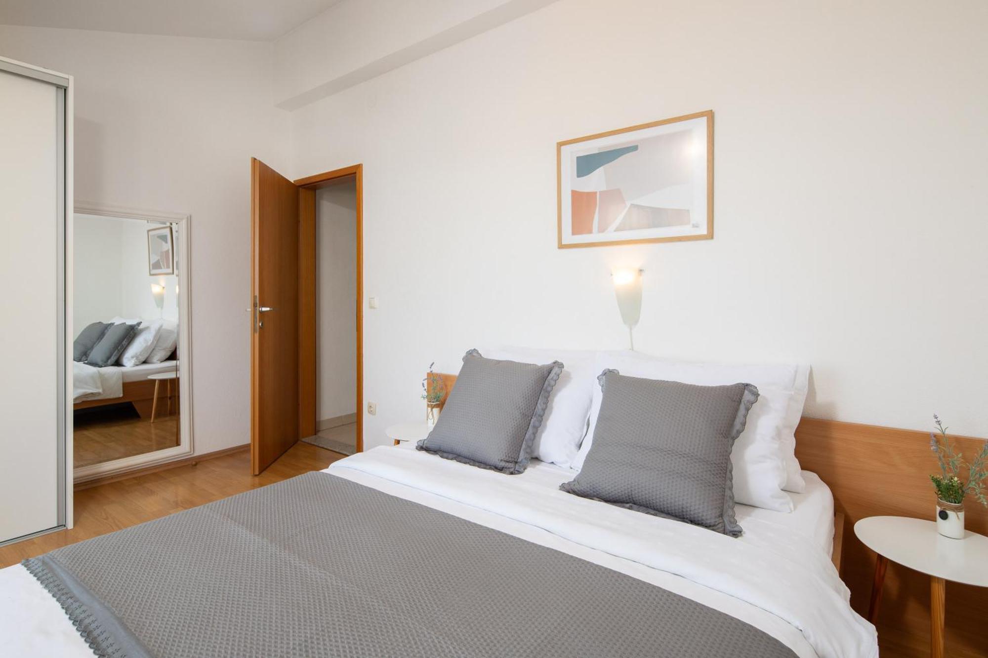 Sea View Apartments Tihi II Vodice Eksteriør bilde