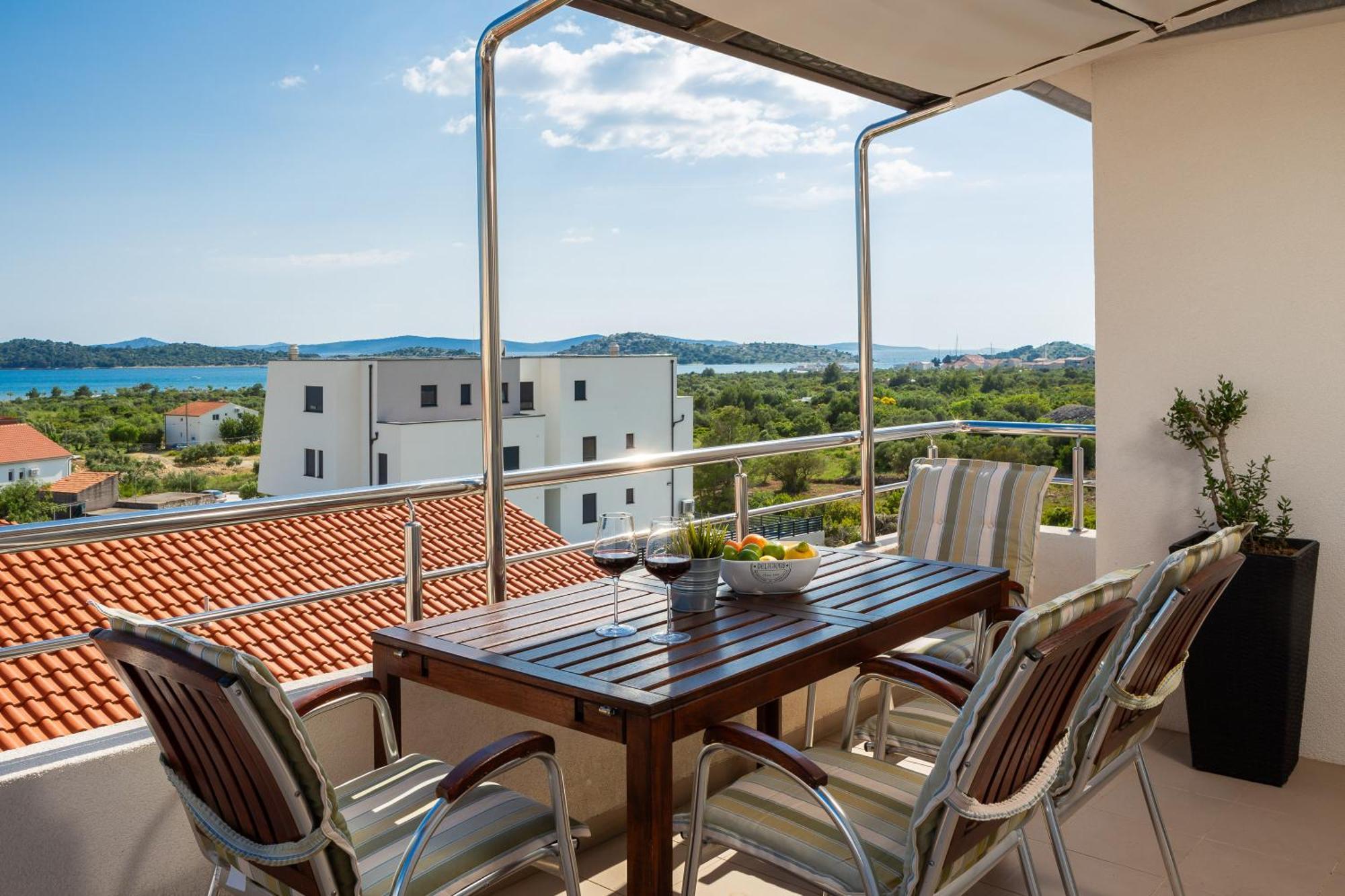 Sea View Apartments Tihi II Vodice Eksteriør bilde